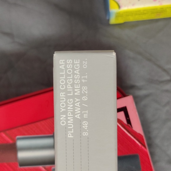 Lip Plumping lip gloss Various - Picture 1 of 1